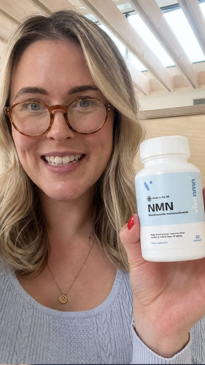 Vivanmn customer with NMN bottle